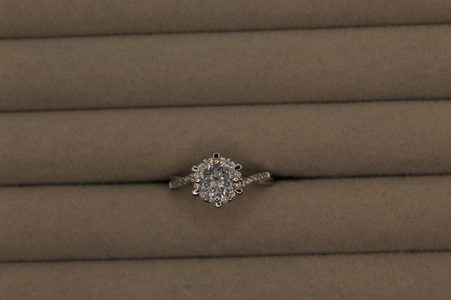 Bague Solitaire « Anahid »